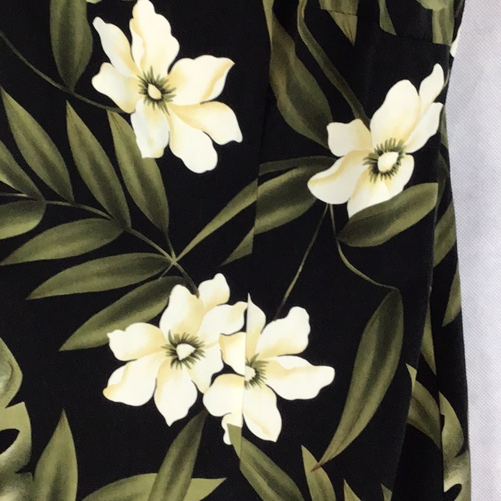 Expressions Floral Dress🛍 - Picture 3 of 4